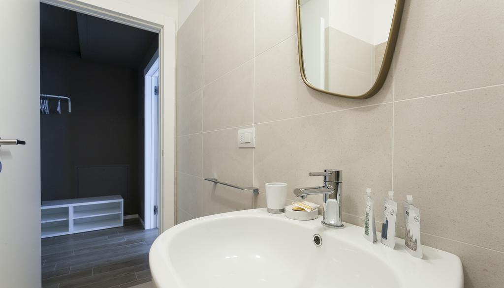 Italianway-Poma Apartment Milan Exterior photo